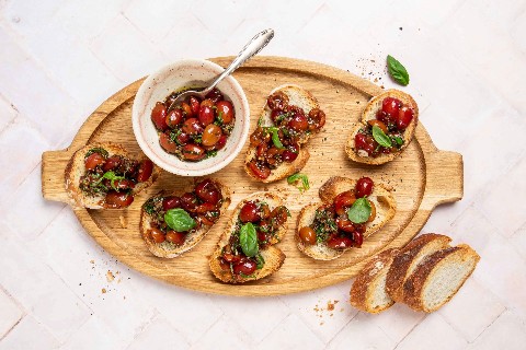 Bruschette with cherries