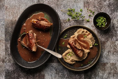 Roulades de chevreuil avec purée de pommes de terre-marrons