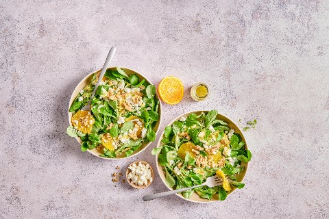 Lamb's lettuce and clementine salad
