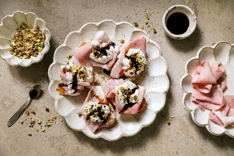 Ham crostini with stracciatella