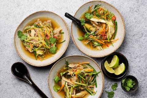 Minestra di pollo asiatica