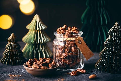 Mélange de fruits à coque aux épices de Noël
