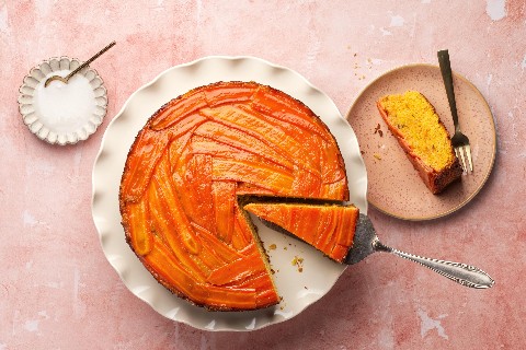 Upside-down carrot cake