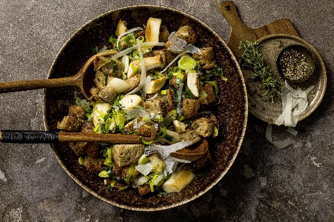 Salade de pain aux champignons