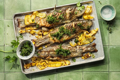 Trote alla griglia con olio alle erbe aromatiche