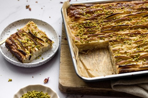 Torta di mele in pasta fillo con pistacchi