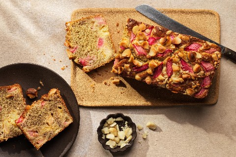 Pane alle banane e rabarbaro