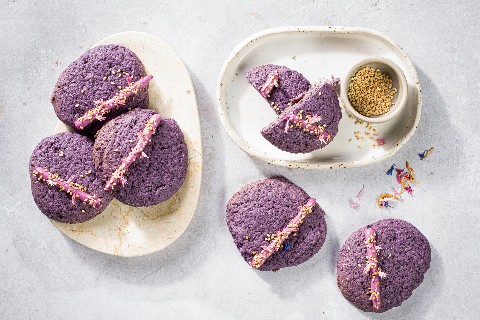 Sesam-Cookies mit Heidelbeeren