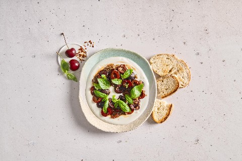 Pikante Kirschen mit Jogurt