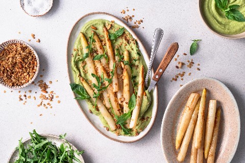 White asparagus with bean dip
