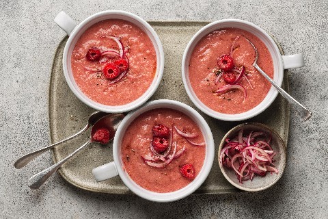 Tomaten-Himbeer Gazpacho
