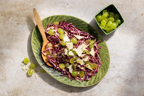 Red cabbage salad with grapes and Parmesan