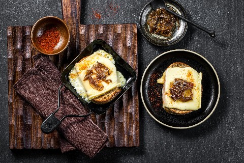 Crostone al formaggio da raclette