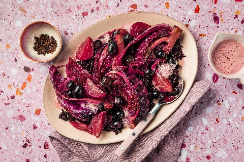 Cavolo rosso brasato con uva