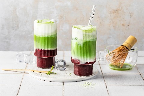 Matcha latte à la cerise