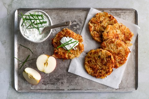 Potato and apple roesti with herb quark dip