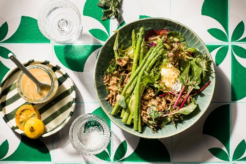 Spargel-Hackfleisch-Bowls mit Ziegenfrischkäse