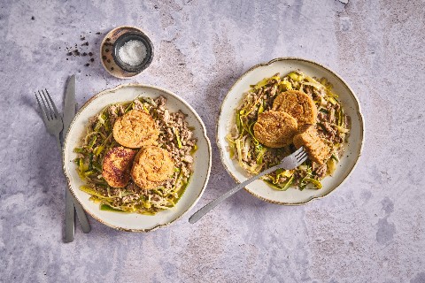 Serviettenknödel mit Hackfleisch
