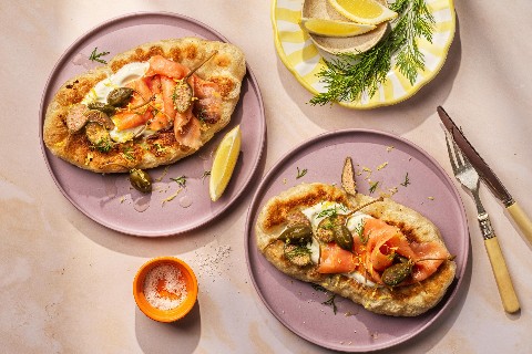 Sauerteig-Naanbrote mit Lachs