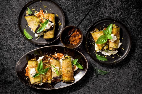 Involtini di melanzane su stracciatella di burrata