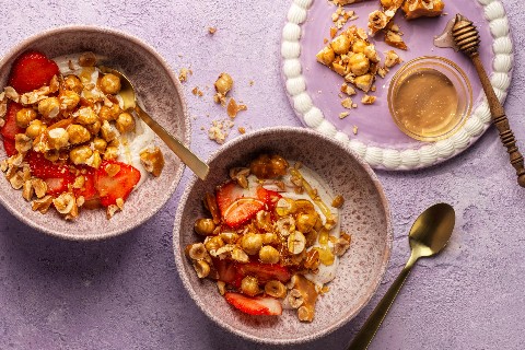 Honey nuts with strawberries