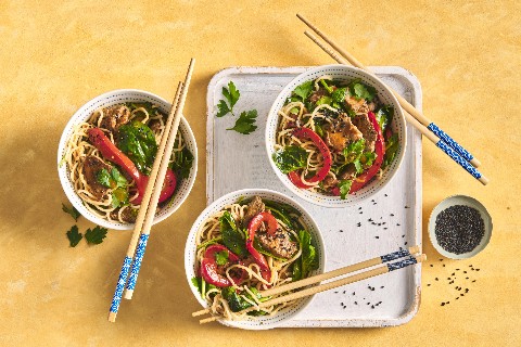 Insalata asiatica di ramen