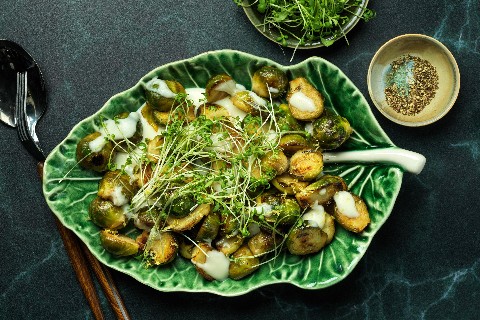 Pan-fried Brussels sprouts with cheese sauce