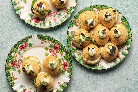Gougère con ripieno di formaggio (bigné al formaggio)