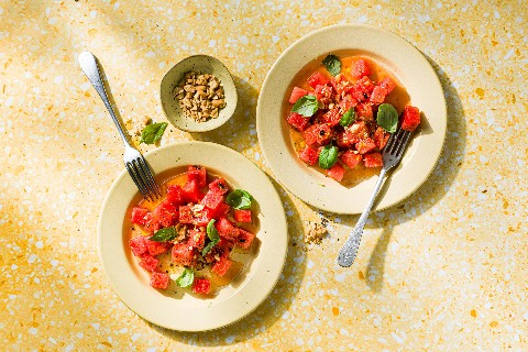 Insalata di anguria con basilico