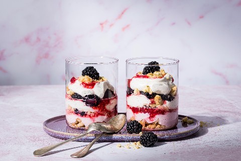 Beeren-Jogurt-Trifle