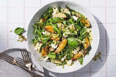 Geröstete Zucchetti mit Feta und Pistazien