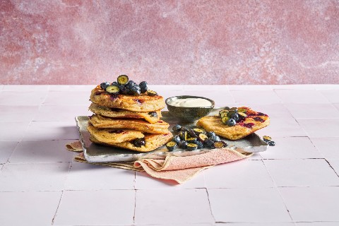 Pancakes au kéfir et aux myrtilles