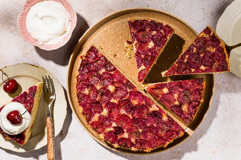 Gâteau renversé aux cerises et à l'amaretto
