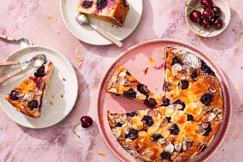Cottage cheese cake with cherries