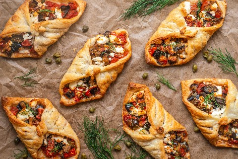 Feuilletés à l'aubergine et à la tomate
