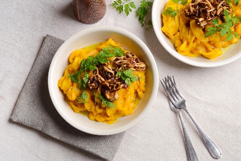 Pasta senza glutine con salsa di zucca e funghi