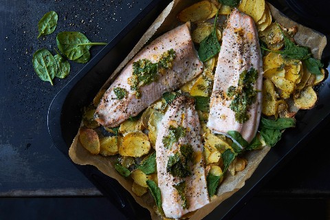 Lachsforellenfilet mit Kartoffel-Gemüse
