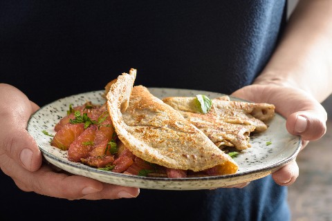 Crêpe al té con macedonia di arance sanguigne