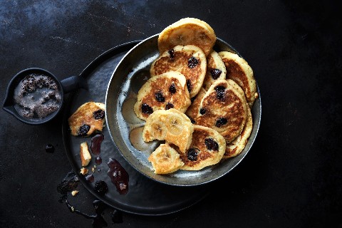 Früchte-Pancakes mit Cranberry-Sauce