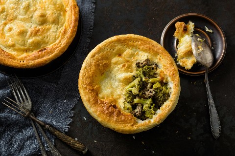 Juicy broccoli pie