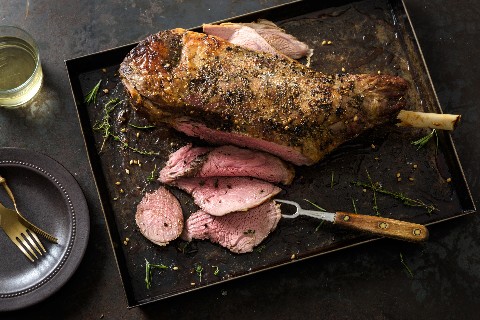 Lamm-Gigot mit Kräuterkruste
