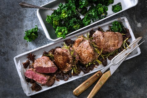 Beef medallions with spicy jus