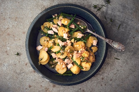 Insalata di patate con trota